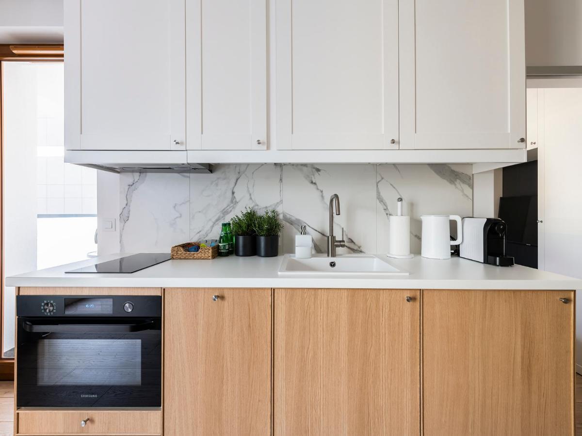Yoursecondflat Grzybowska Metropoint Варшава Екстер'єр фото